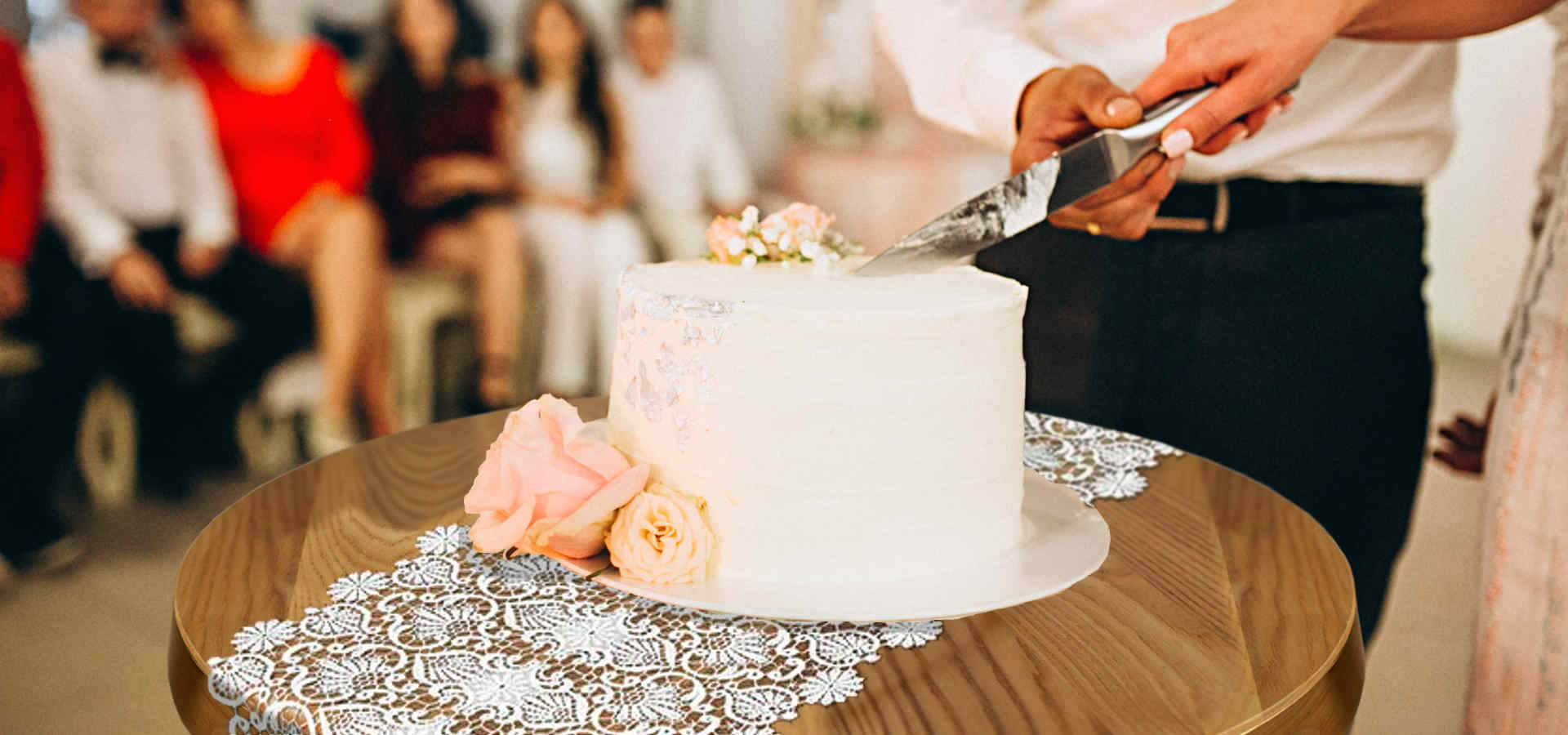 decoration-de-table-en-dentelle-pour-mariage